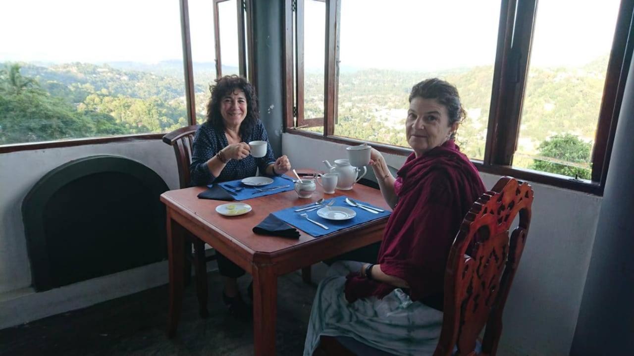 Hotel Ceylon Breeze Kandy Exterior foto